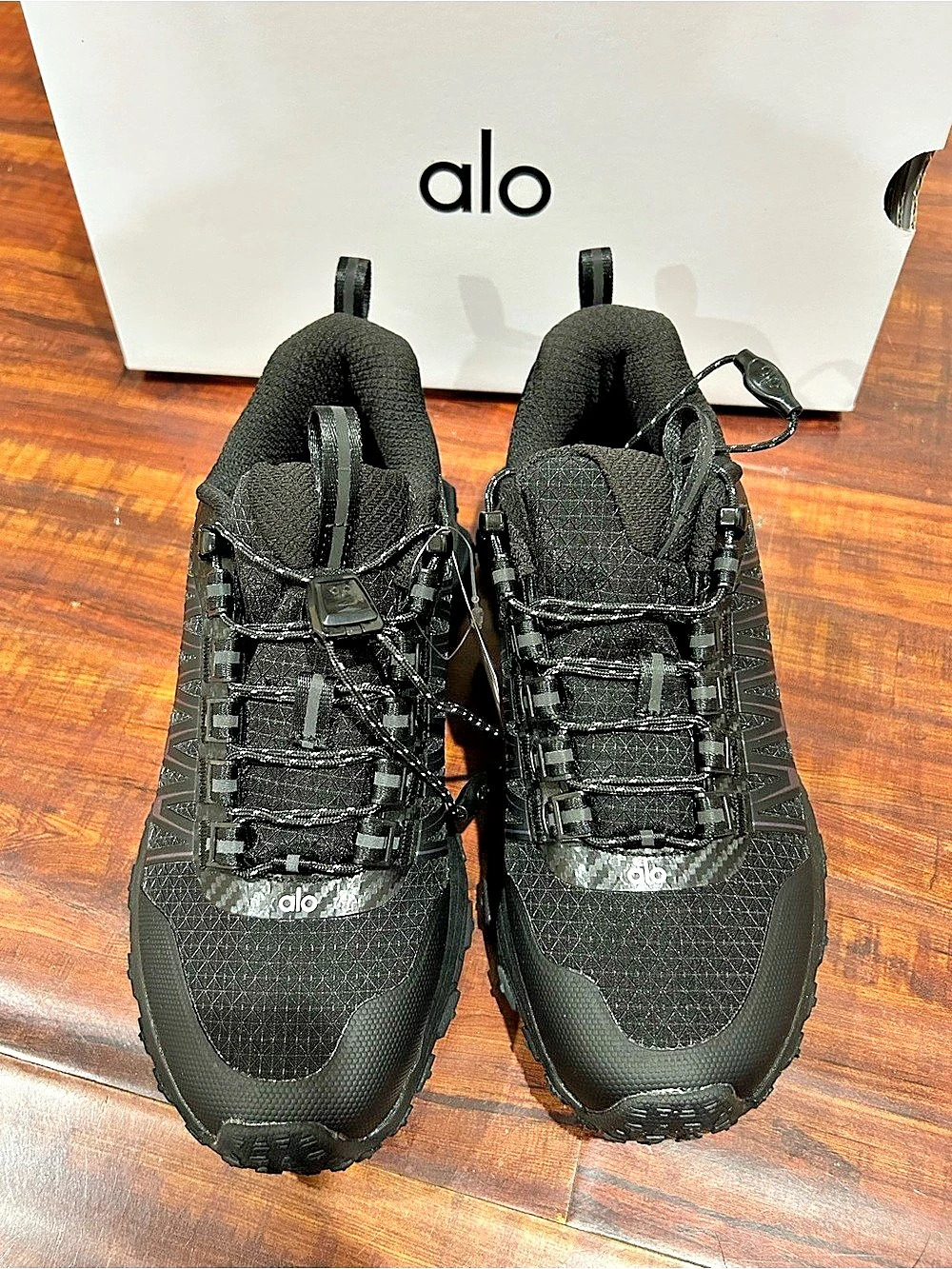 alo Trail Running Shoes in Black US 6.5 Like New